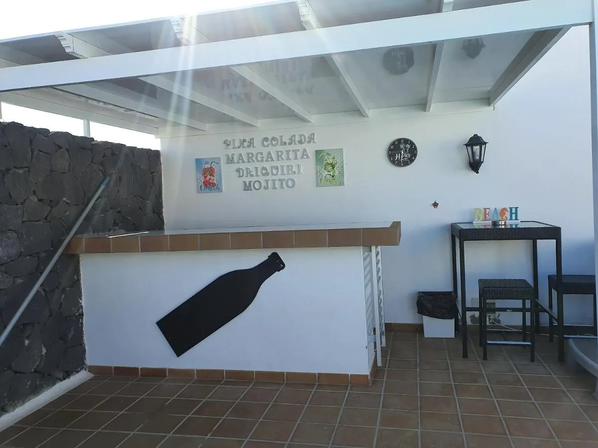 Fun Family Villa-Crazy Golf Course-Heated Pool-Cocktail Bar-Jacuzzi-Games Room-Wifi &Uk Tv Puerto del Carmen  Spain